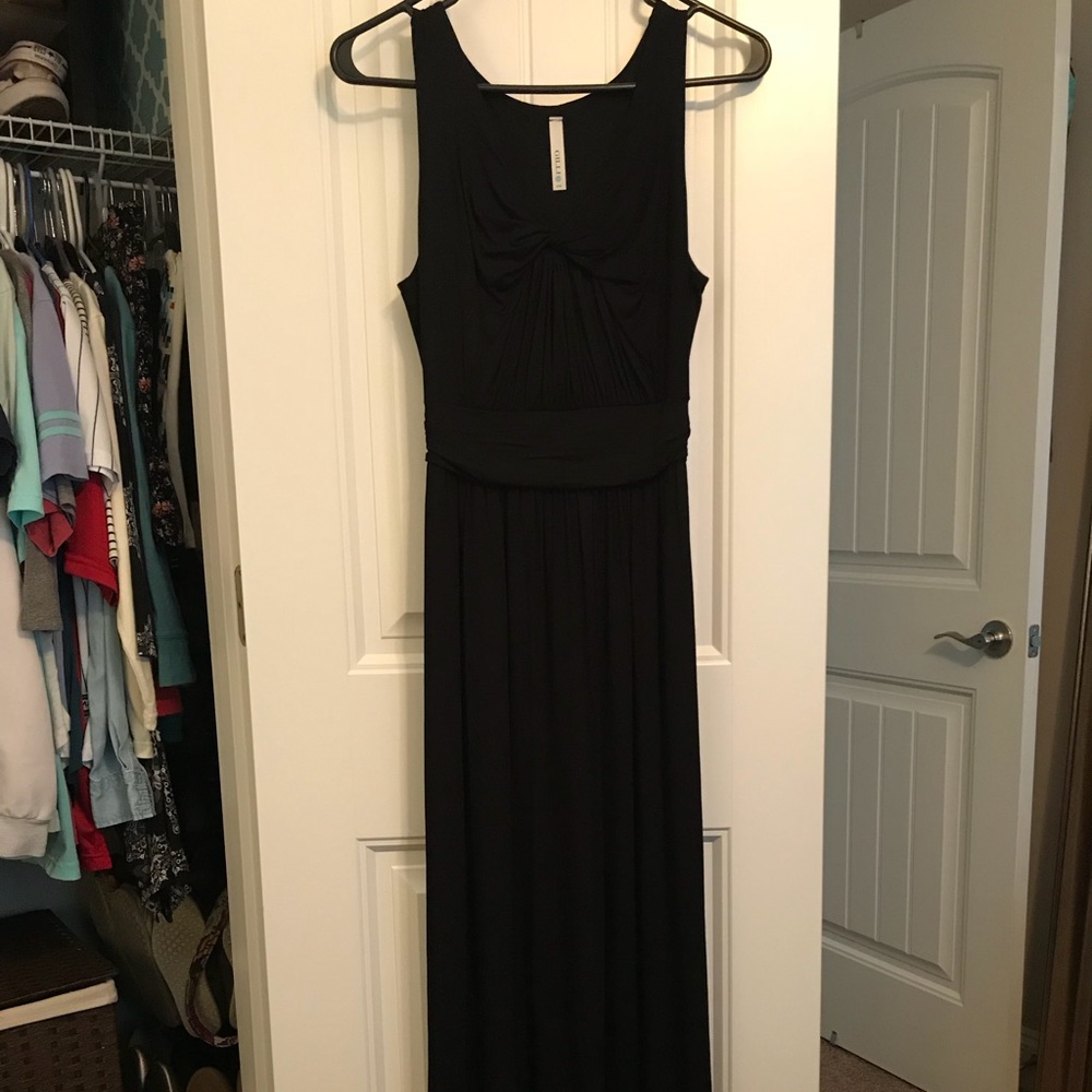Black sleeveless maxi dress